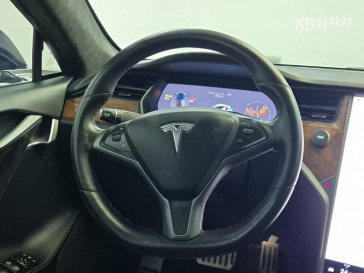 Tesla Model S 75D 10