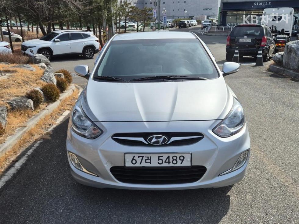 2013 - hyundai accent