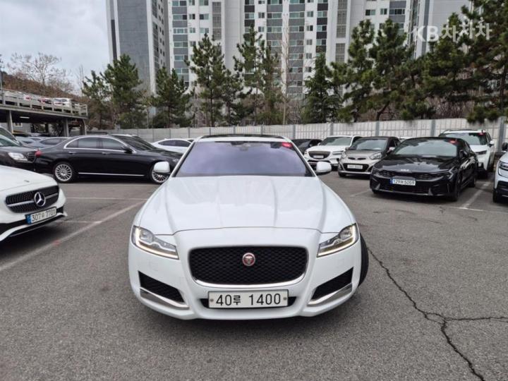 Jaguar XF 2.5T Portfolio