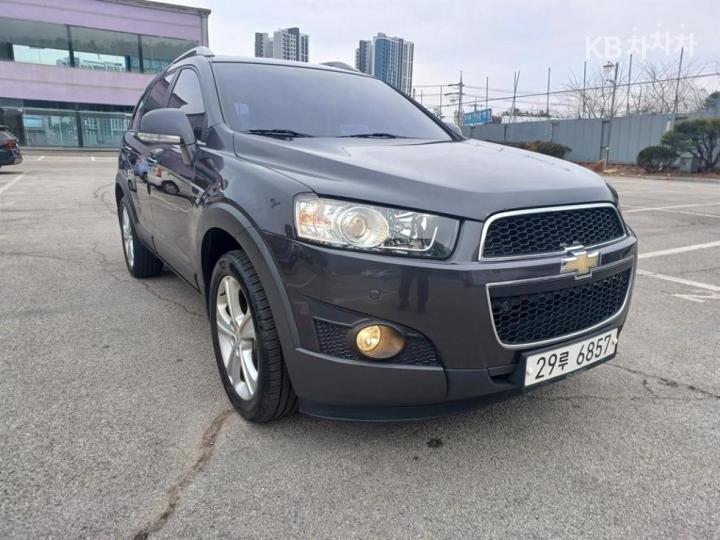 Chevrolet Captiva 2WD LT 4