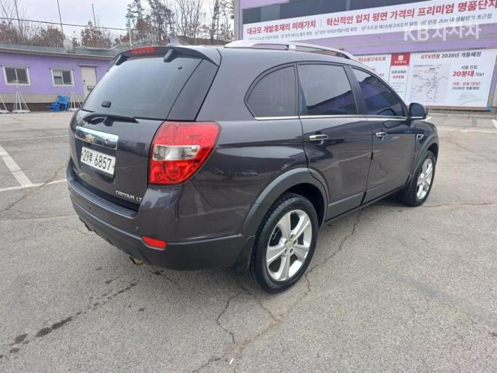 Chevrolet Captiva 2WD LT 7