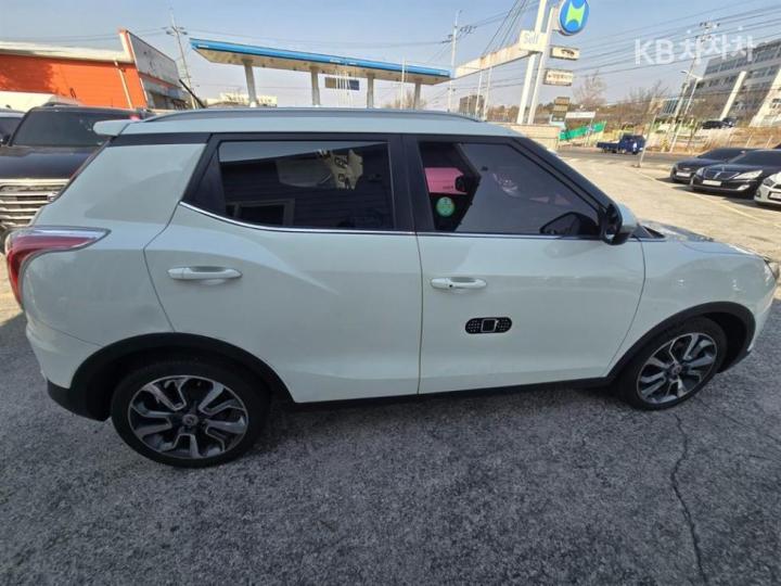 KG Mobility (Ssangyong) Tivoli Gasoline LX Premium Type 9