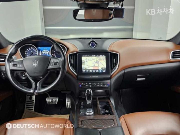 Maserati Ghibli New 3.0 S Q4 GranLusso 8