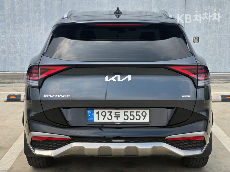 2022 - kia sportage