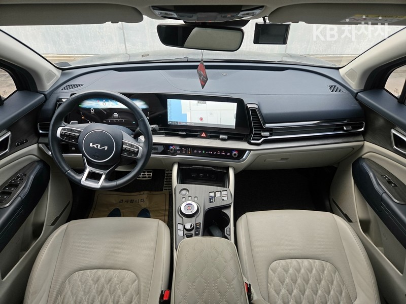2022 - kia sportage