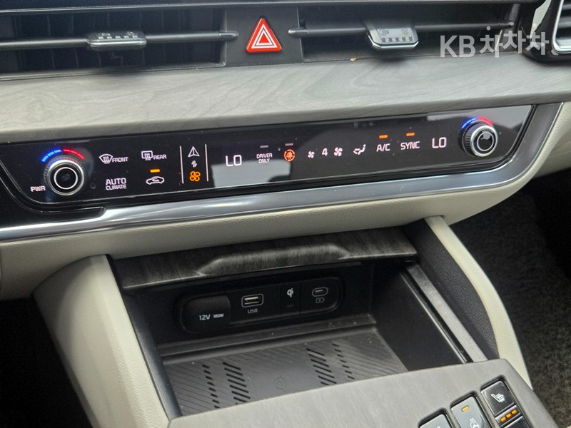 2022 - kia sportage