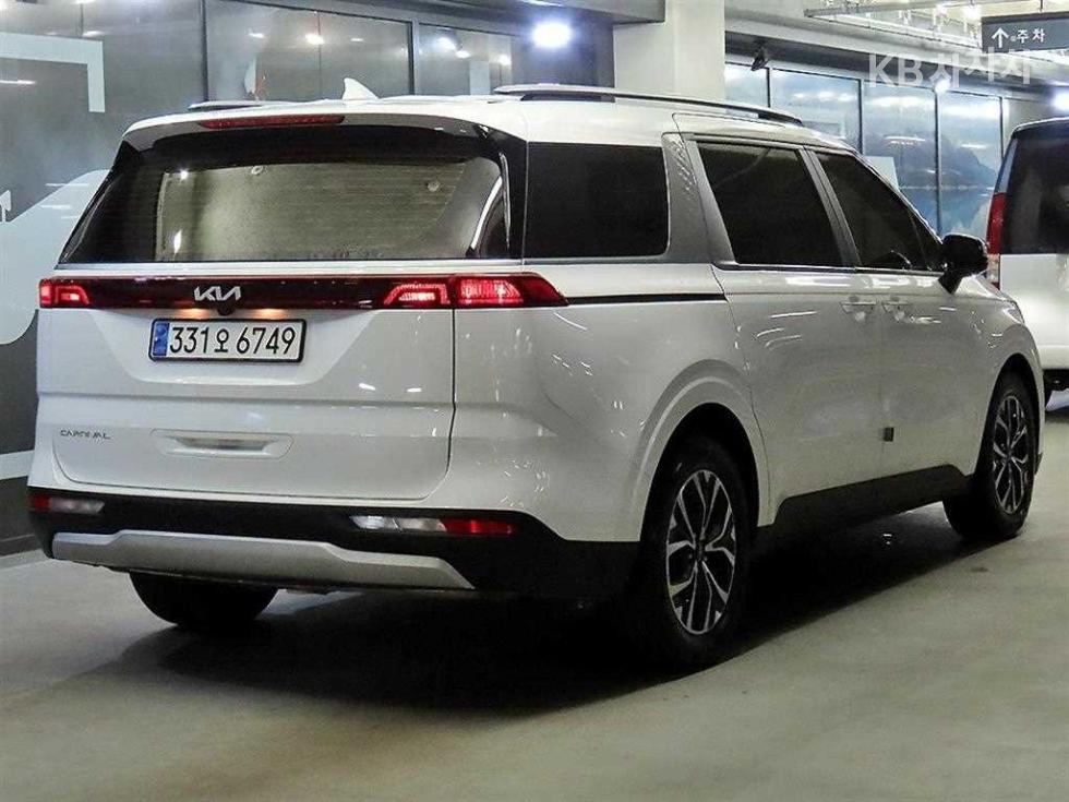 2022 - kia carnival