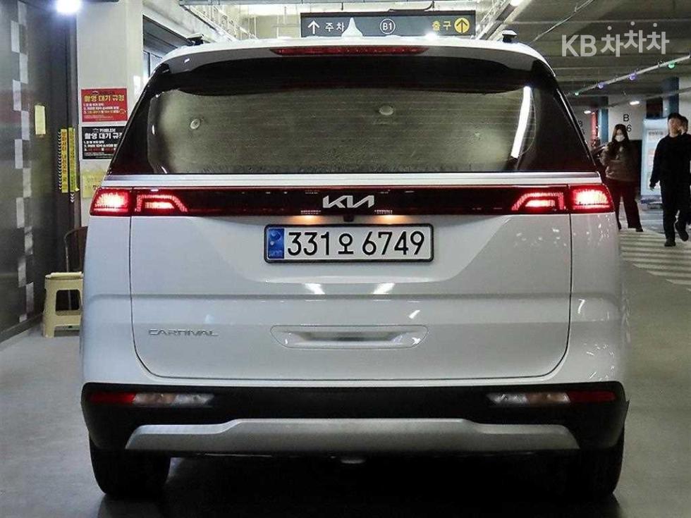 2022 - kia carnival