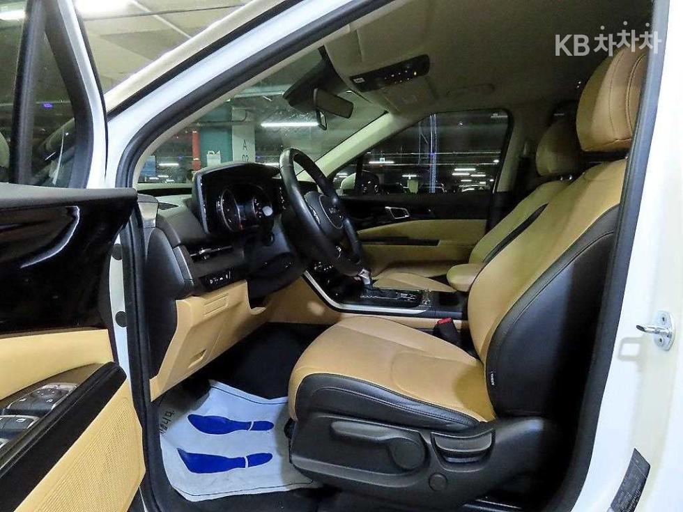 2022 - kia carnival