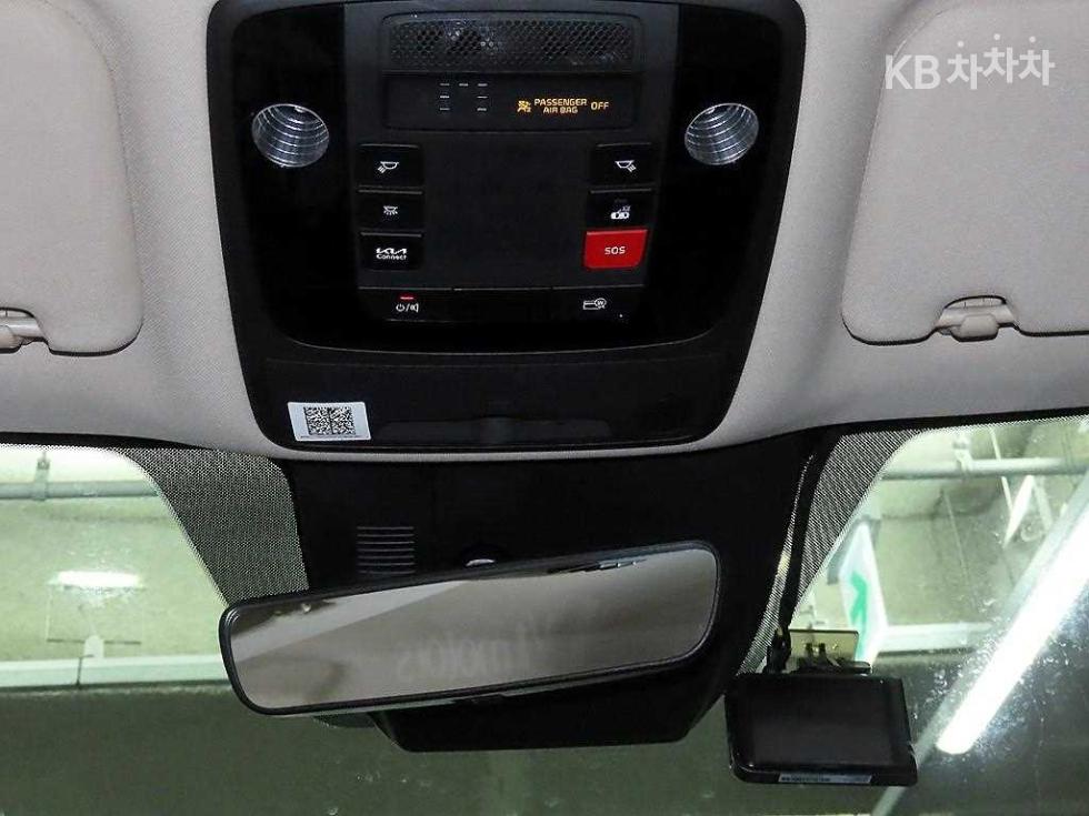 2022 - kia carnival