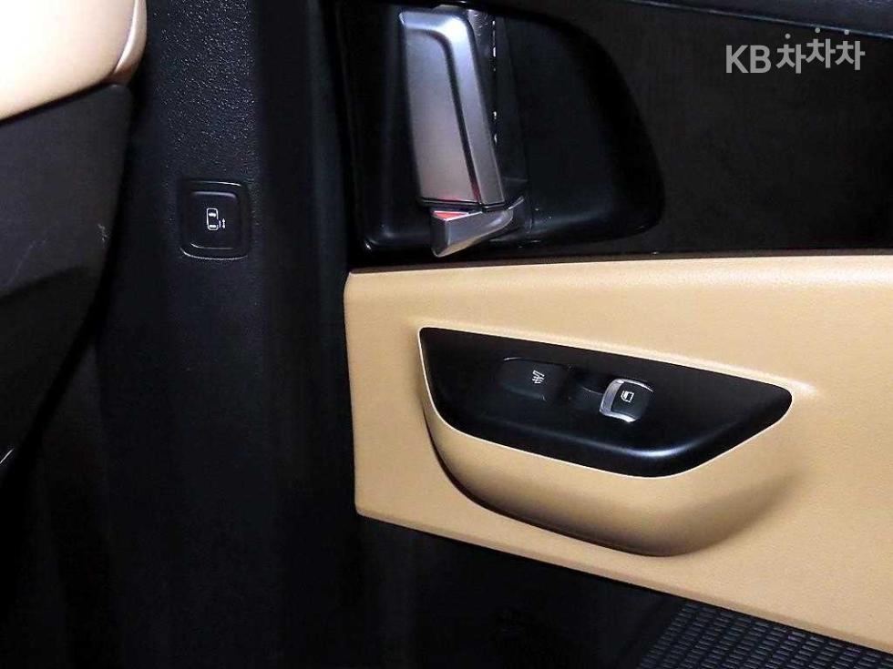2022 - kia carnival
