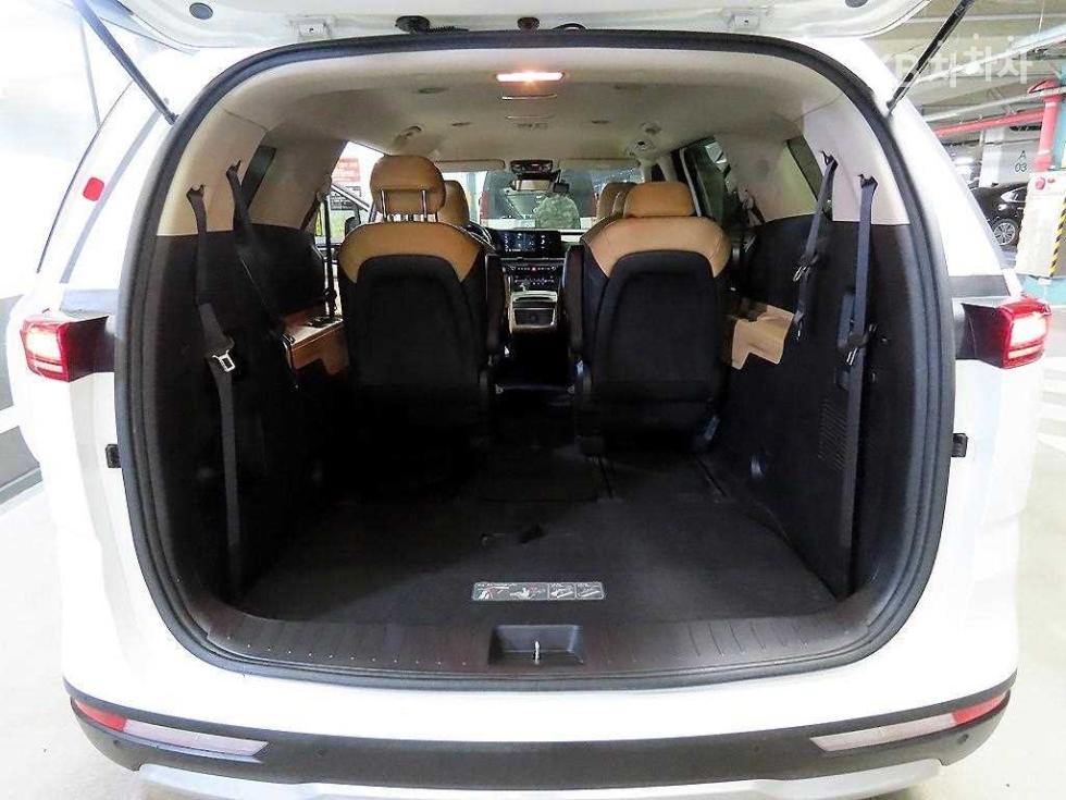 2022 - kia carnival