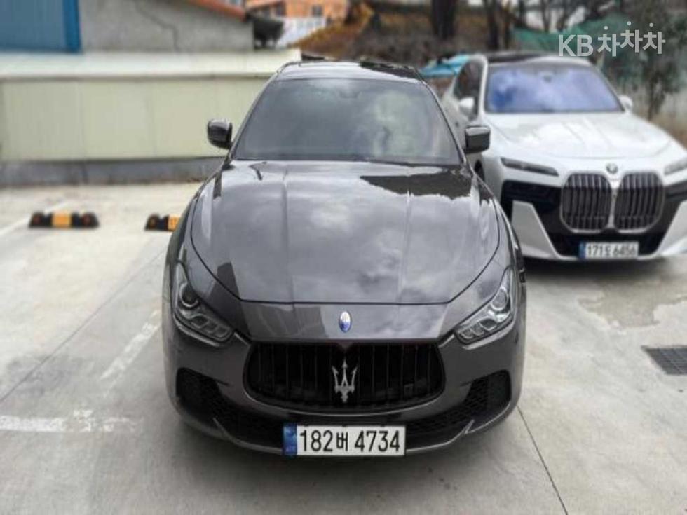 Maserati Гибли