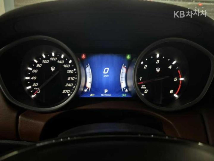 Maserati Ghibli 3.0 Diesel 9