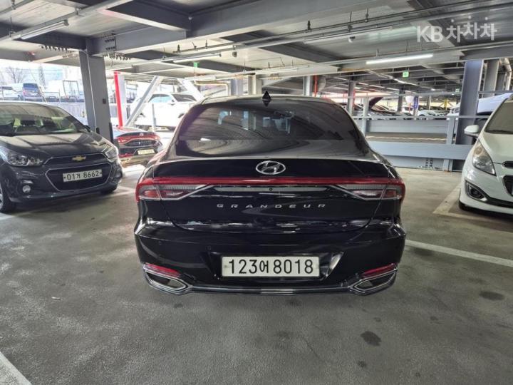 Hyundai Grandeur Hybrid 2.4 Premium 4