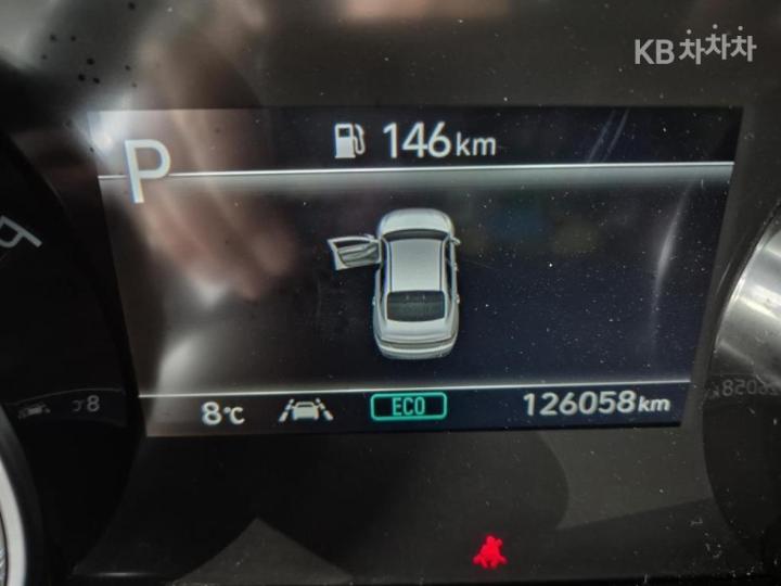 Hyundai Grandeur Hybrid 2.4 Premium 6