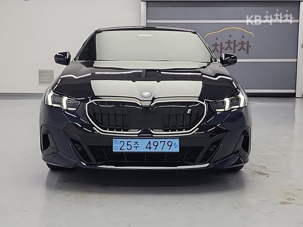 BMW i5