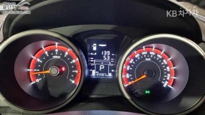 KG Mobility (Ssangyong) Tivoli Gasoline VX 6