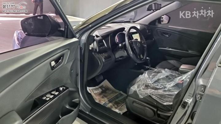 KG Mobility (Ssangyong) Tivoli Gasoline VX 10