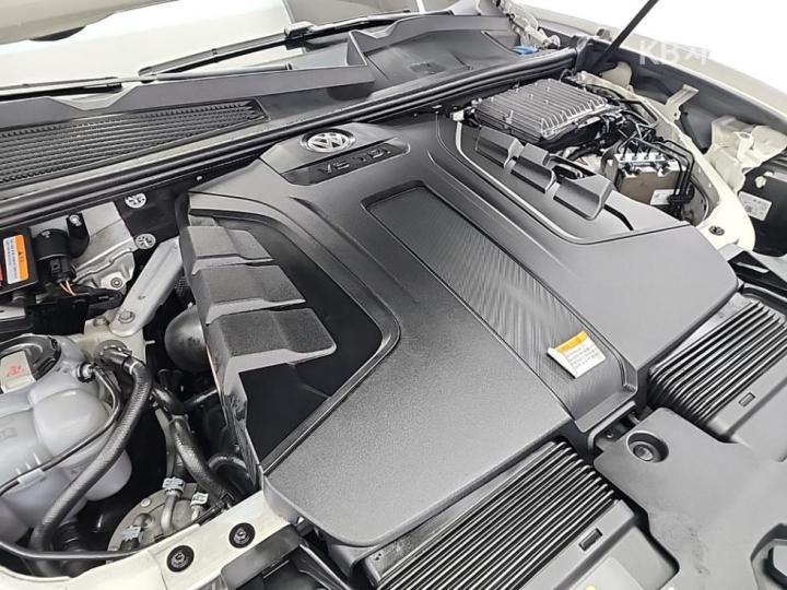 Volkswagen Touareg 3.0 TDI Prestige 6