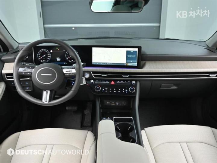 Hyundai Sonata The Edge Hybrid DN8 2.0 HEV Inspiration 8