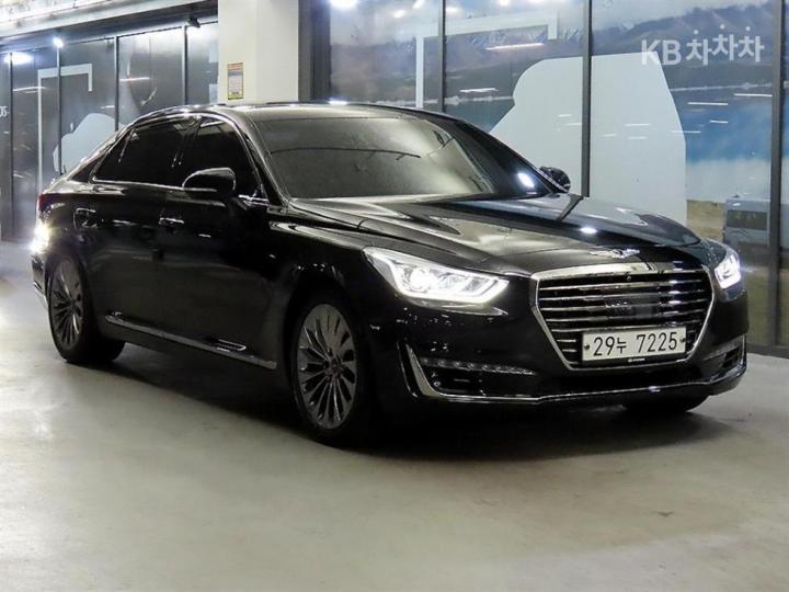 Genesis EQ900 3.8 GDI AWD Premium Luxury 2