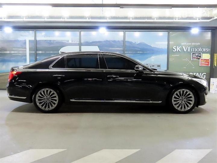 Genesis EQ900 3.8 GDI AWD Premium Luxury 4