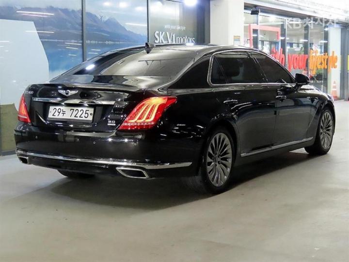 Genesis EQ900 3.8 GDI AWD Premium Luxury 5