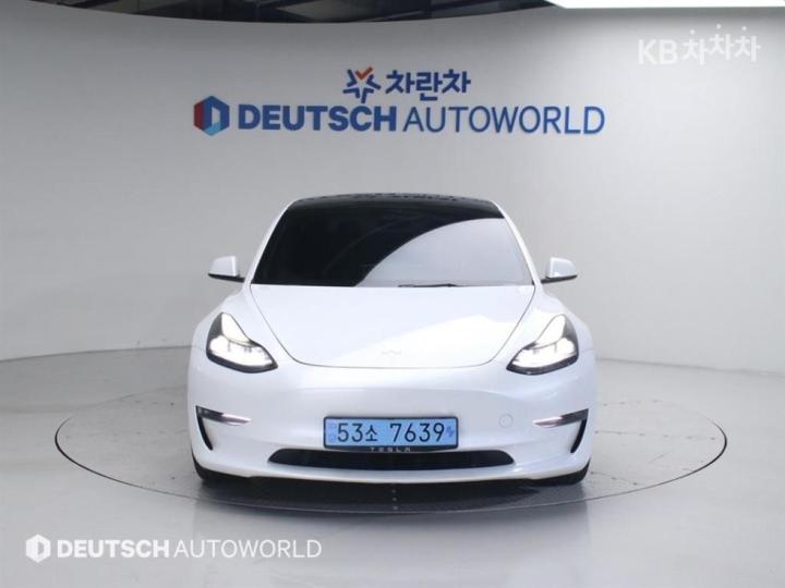 Tesla Model 3 Long Range 4