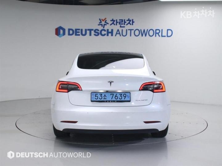 Tesla Model 3 Long Range 5