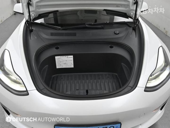 Tesla Model 3 Long Range 7