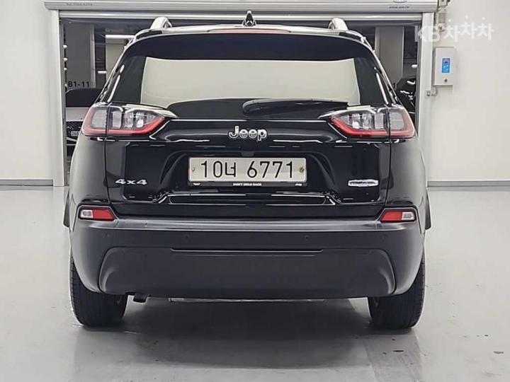 Jeep Cherokee 2.4 Longitude High 4