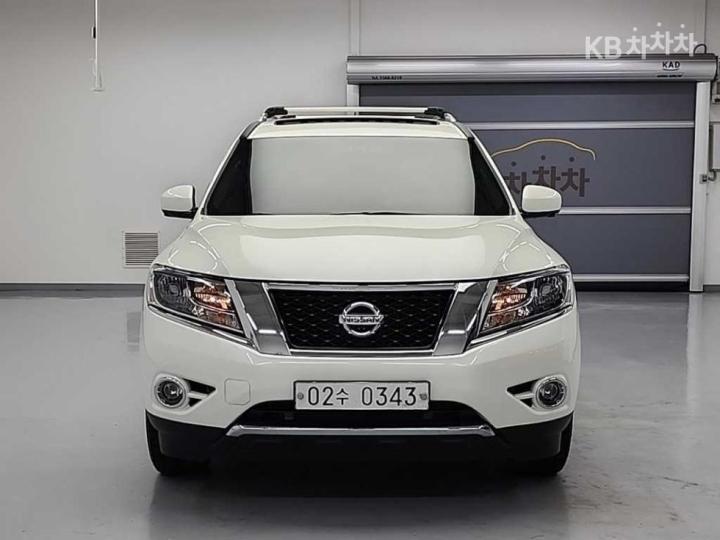 Nissan Pathfinder 3.5 4WD SE 3