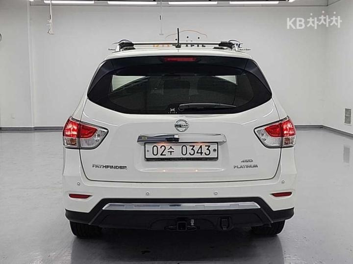 Nissan Pathfinder 3.5 4WD SE 4