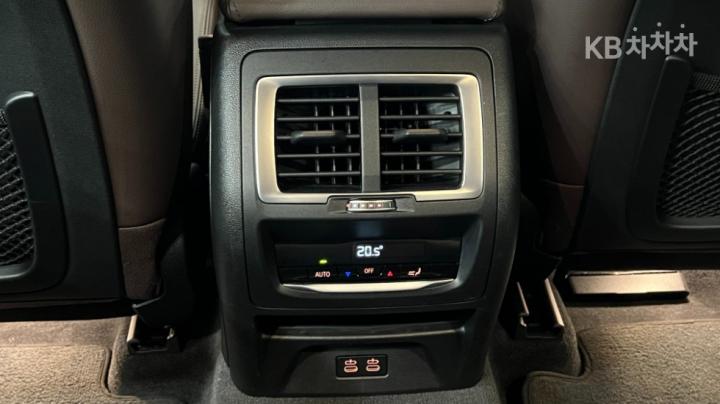 BMW iX3 G08 M Sport Package 10