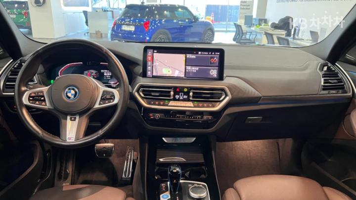 BMW iX3 G08 M Sport Package 9