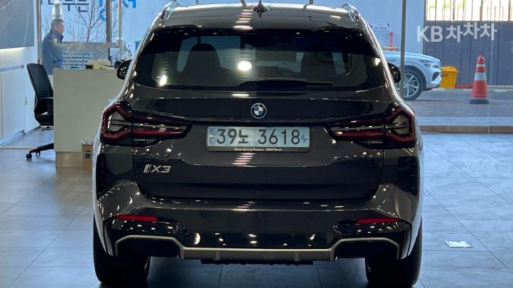 BMW iX3 G08 M Sport Package 4