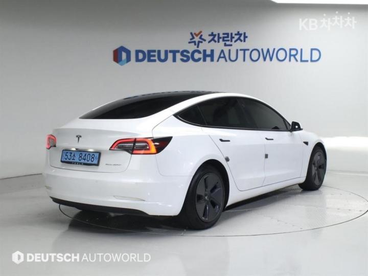 Tesla Model 3 Long Range 3