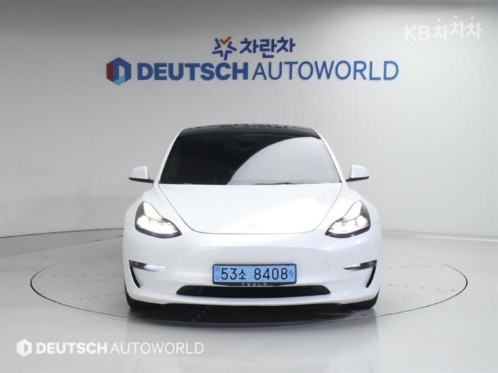 Tesla Model 3 Long Range 4