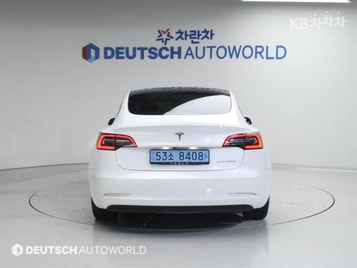 Tesla Model 3 Long Range 5