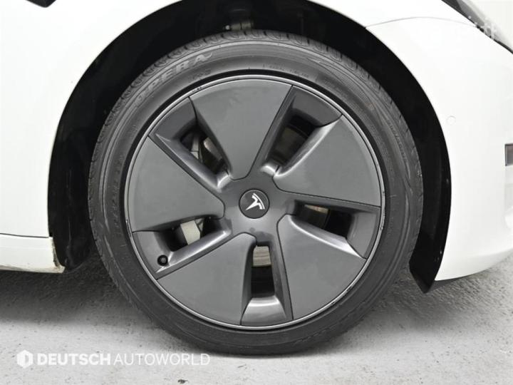 Tesla Model 3 Long Range 6
