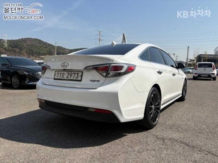 Hyundai Sonata LF Hybrid 2.0 HEV Modern 6