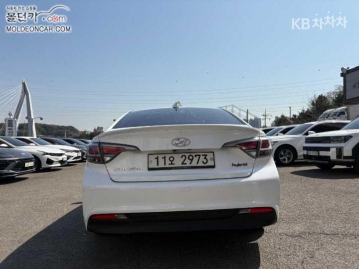 Hyundai Sonata LF Hybrid 2.0 HEV Modern 9