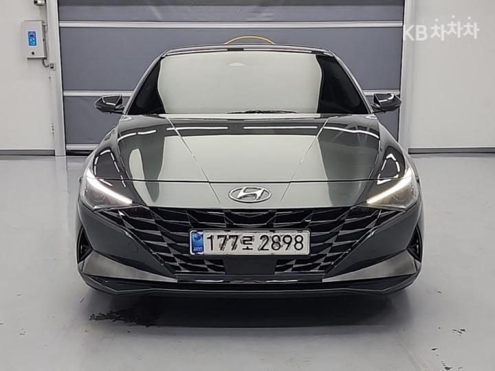 Hyundai Avante CN7 1.6 LPi Style 3