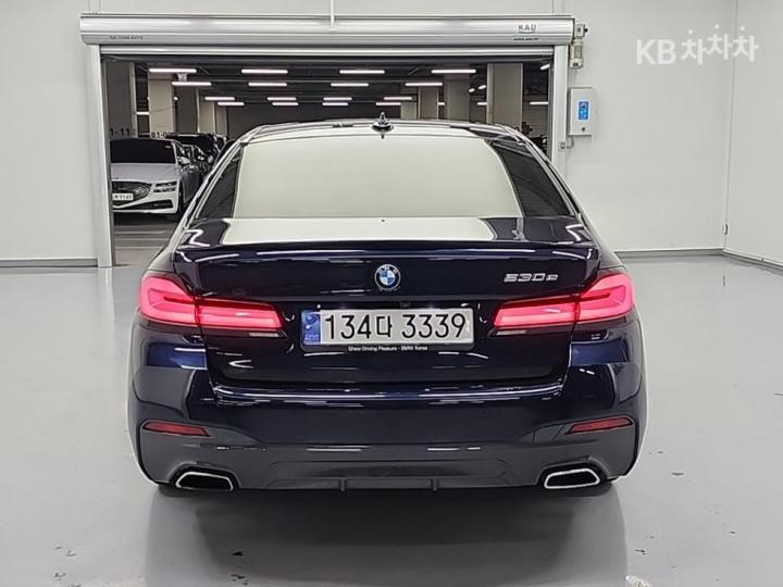 BMW 5 Series G30 530e M Sport 4
