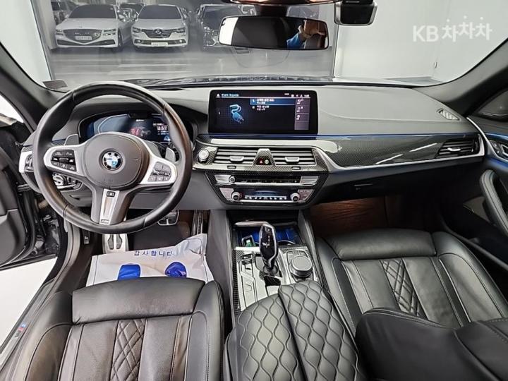 BMW 5 Series G30 530e M Sport 8