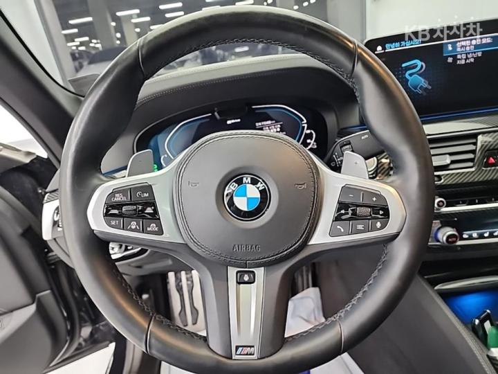 BMW 5 Series G30 530e M Sport 10