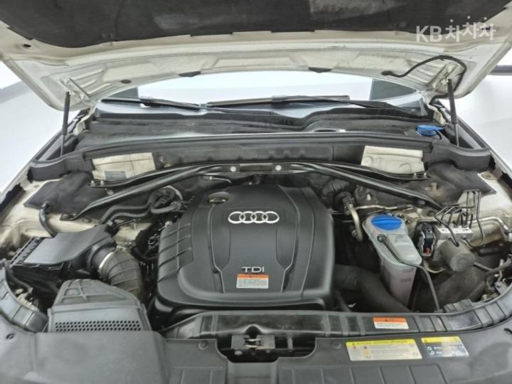 Audi Q5 2.0 TDI Quattro Dynamic 8R 6