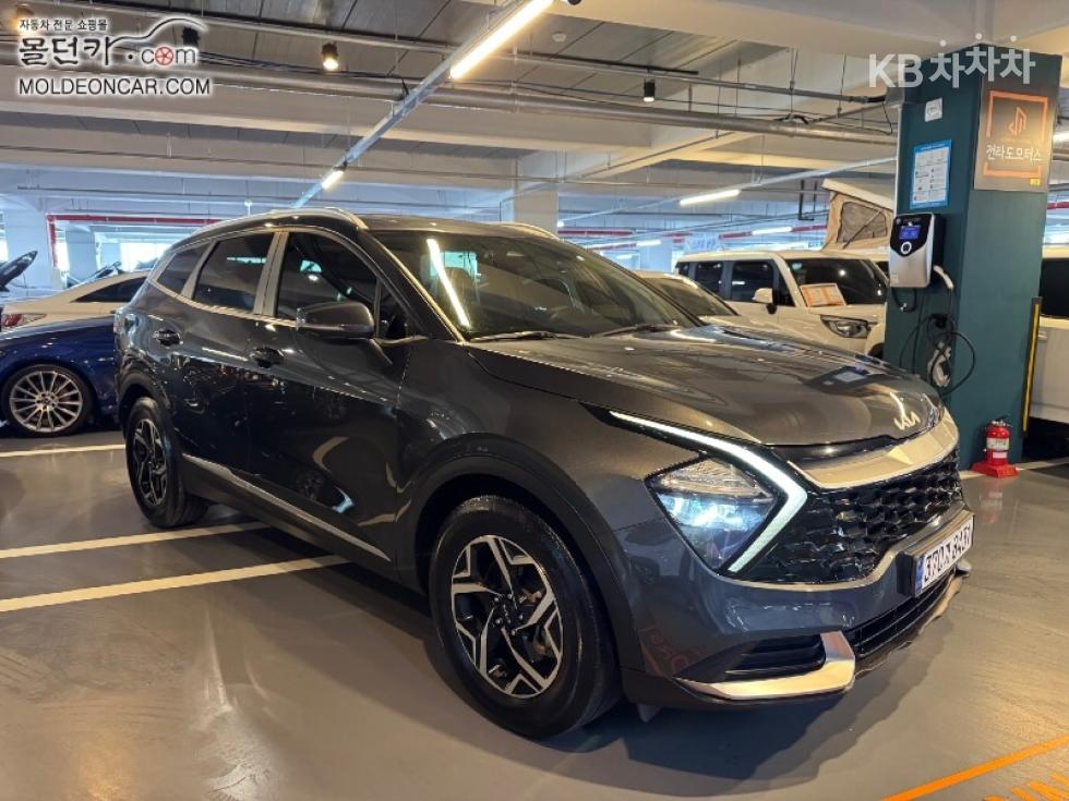 2022 - kia sportage