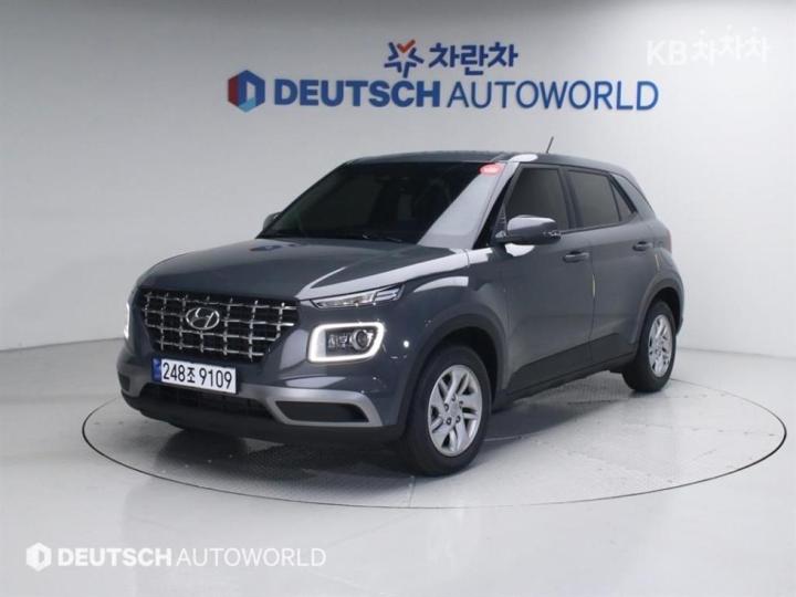 Hyundai Venue Gasoline 1.6 Smart 2
